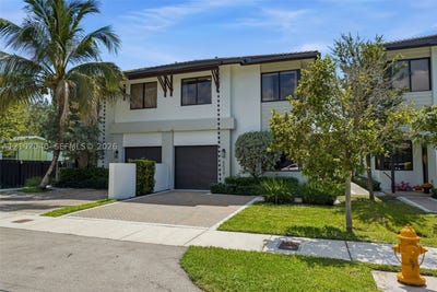 /international/us/6620-sw-84th-st-miami-fl-110110423055/