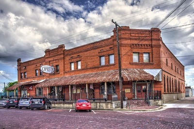 /international/us/215-e-5th-avenue-corsicana-tx-110120534736/
