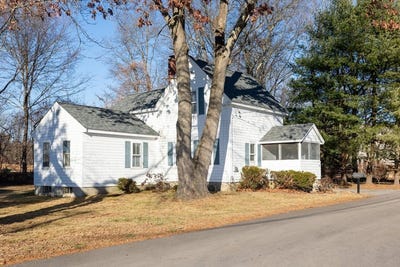 /international/us/4-county-lane-easton-ma-110099268493/