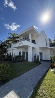 /international/us/2526-pierce-street-hollywood-fl-110107796399/