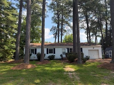 /international/us/2703-woodford-avenue-hayes-va-110119789785/