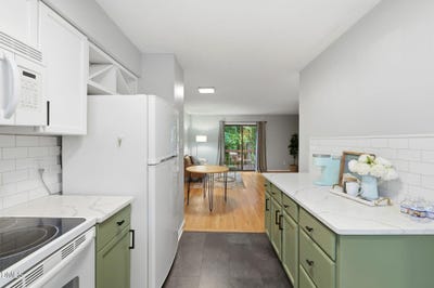 /international/us/111-weatherstone-drive-chapel-hill-nc-110107870586/