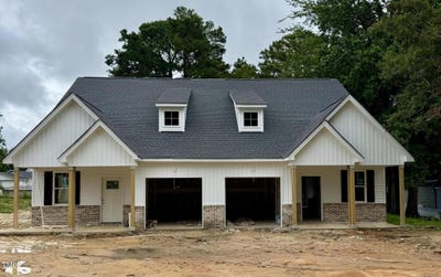 /international/us/207-s-main-street-four-oaks-nc-110100553518/