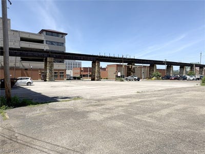 /international/us/600-602-juliana-street-parkersburg-wv-110108398601/