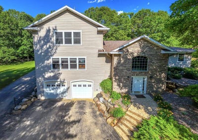 /international/us/n2310-wenham-road-fort-atkinson-wi-110108885161/