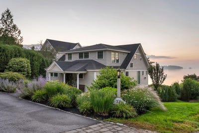 /international/us/32-edgewater-road-falmouth-me-110109770994/