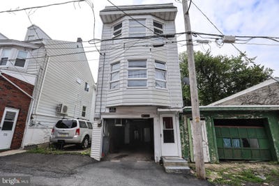 /international/us/320-w-new-york-street-shenandoah-pa-110108360091/