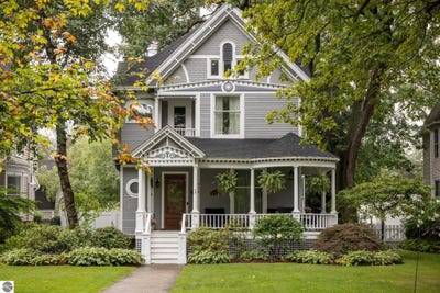 /international/us/429-sixth-street-traverse-city-mi-110110295174/