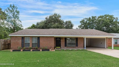 /international/us/118-village-green-drive-youngsville-la-110108426227/