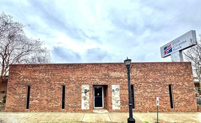 /international/us/146-n-trade-avenue-landrum-sc-110097314970/