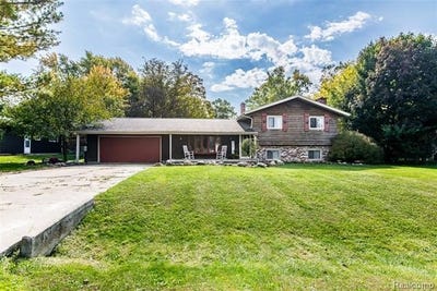 /international/us/2129-blackthorn-drive-burton-mi-110120483048/