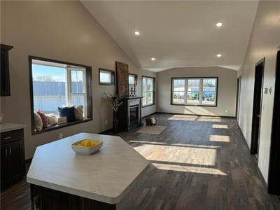 /international/us/440-meadowview-court-paynesville-mn-110088279067/