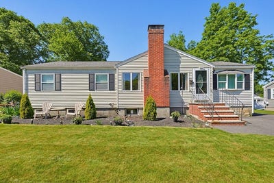 /international/us/118-spruce-road-norwood-ma-110107990909/