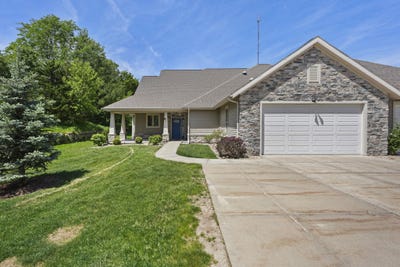 /international/us/8221-highview-drive-madison-wi-110108470640/