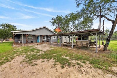 /international/us/12906-8th-street-hargill-tx-110108981553/