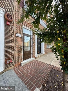 /international/us/302-north-cameron-street-winchester-va-110108302716/