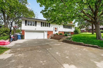 /international/us/171-lovejoy-avenue-waterloo-ia-110108027853/