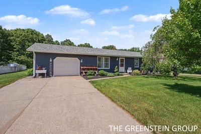 /international/us/15949-brucker-street-grand-haven-mi-110108533917/