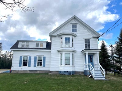 /international/us/59-main-street-milbridge-me-110102084848/