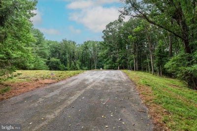 /international/us/5416-mineral-hill-road-sykesville-md-110119663861/