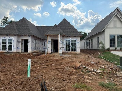 /international/us/1050-hunters-way-opelika-al-110106923344/