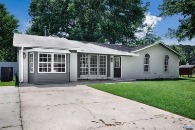 /international/us/1007-honeysuckle-lane-sw-decatur-al-110099704869/