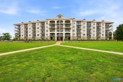 /international/us/12100-two-rivers-drive-athens-al-110107777181/