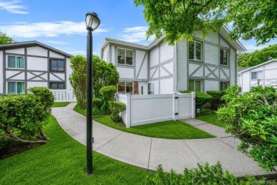 /international/us/577-blue-ridge-drive-medford-ny-110109008369/