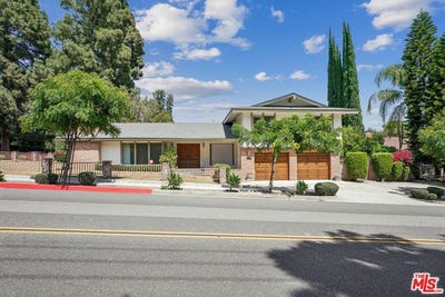 /international/us/700-w-highland-ave-sierra-madre-ca-110108717506/