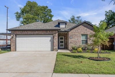 /international/us/121-w-morton-street-denison-tx-110104929263/
