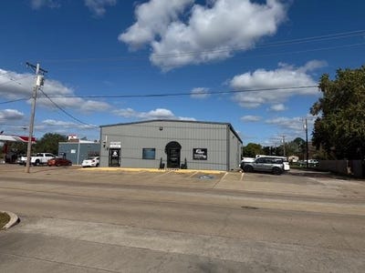 /international/us/105-e-wilkins-angleton-tx-110103521241/