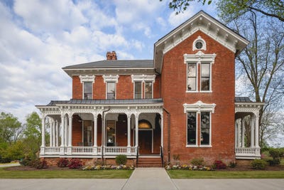 /international/us/106-n-laurel-avenue-greensboro-ga-110110306675/