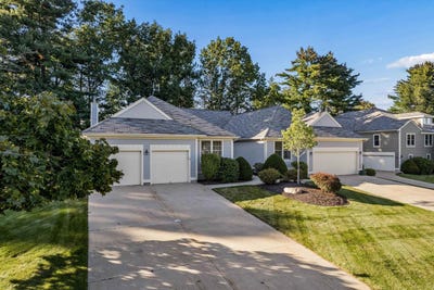 /international/us/39-saint-andrews-drive-bedford-nh-110110215377/