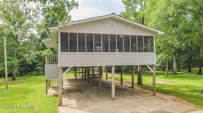 /international/us/2432-pascagoula-river-road-moss-point-ms-110106850511/