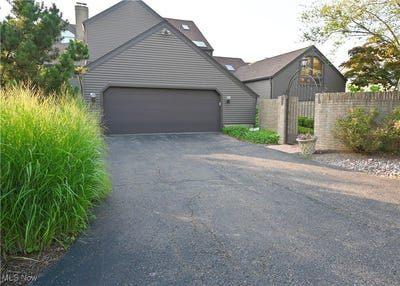 /international/us/1415-harbor-drive-nw-canton-oh-110101190595/