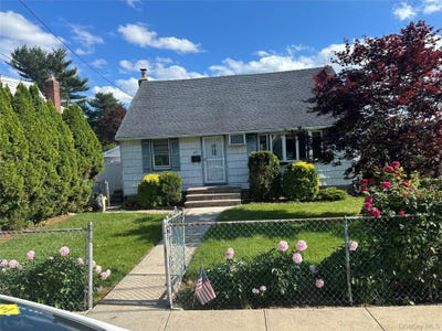 /international/us/43-malone-street-hicksville-ny-110108300834/