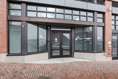 /international/us/206-main-st-gloucester-ma-110106725825/