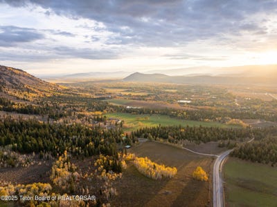 /international/us/6255-w-us-hwy-22-wilson-wy-110102738711/