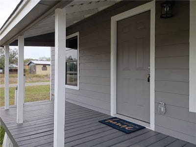 /international/us/113-w-2nd-street-bishop-tx-110104175061/