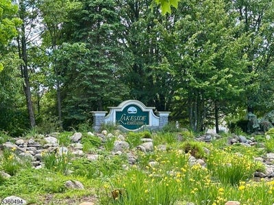 /international/us/35-magnolia-way-north-haledon-boro-nj-110099776602/
