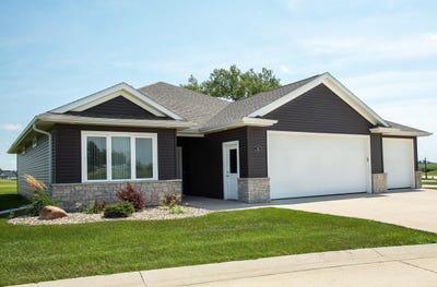 /international/us/132-fairway-dr-waverly-ia-110101447651/