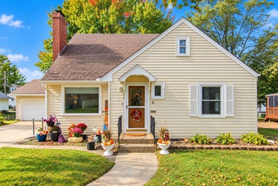 /international/us/837-hopwood-avenue-menomonie-wi-110120044742/