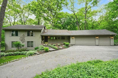 /international/us/10876-crockett-road-roscoe-il-110108298123/