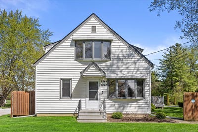 /international/us/8842-s-chicago-rd-oak-creek-wi-110107875948/