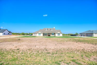 /international/us/7883-becca-road-san-angelo-tx-110109297154/