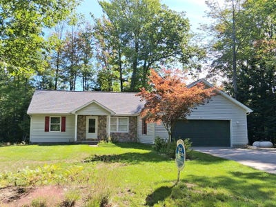 /international/us/7612-huntington-drive-oscoda-mi-110107786742/