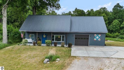 /international/us/23736-110th-avenue-tustin-mi-110100304381/