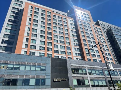 /international/us/138-35-39th-avenue-flushing-ny-110107925928/