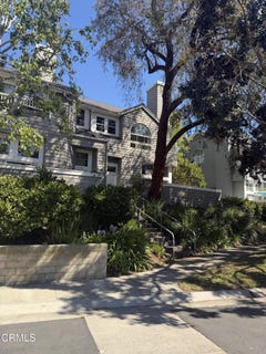 /international/us/1044-gilbert-lane-ventura-ca-110119792292/