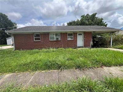 /international/us/2607-marietta-street-chalmette-la-110108359035/